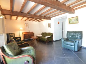 Cottage | Living area - Cottage in Alle With sea Beach (Vresse-sur-Semois)