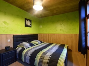 Chalet | 2 bedrooms, individually furnished