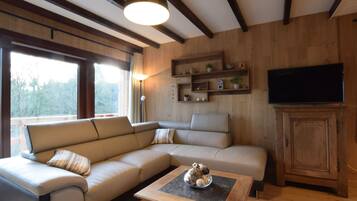 Chalet | Living area