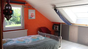 3 bedrooms, individually furnished, bed sheets