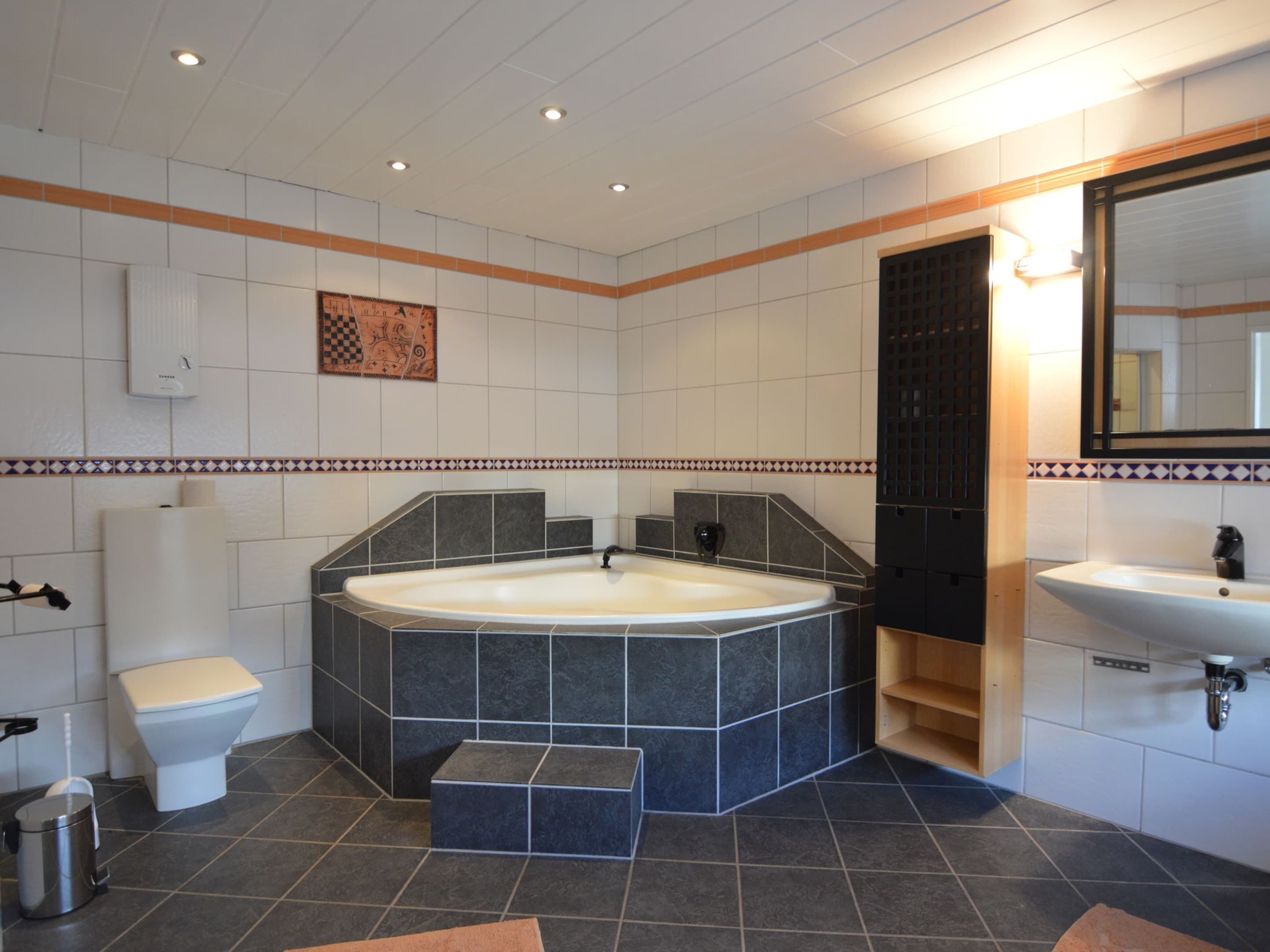 House | Bilik Mandi