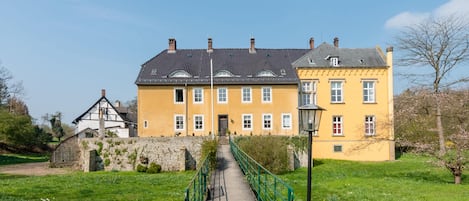 Apartment | Exterior
