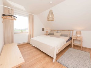 Apartment | 3 bedrooms, iron/ironing board - Spacious Apartment in Leopoldshöhe near Teutoburg Forest (Leopoldshoehe)