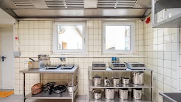 House | Private kitchen | Stovetop, coffee/tea maker