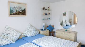 House | 4 bedrooms, bed sheets