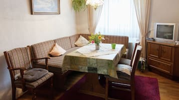 House | Dining