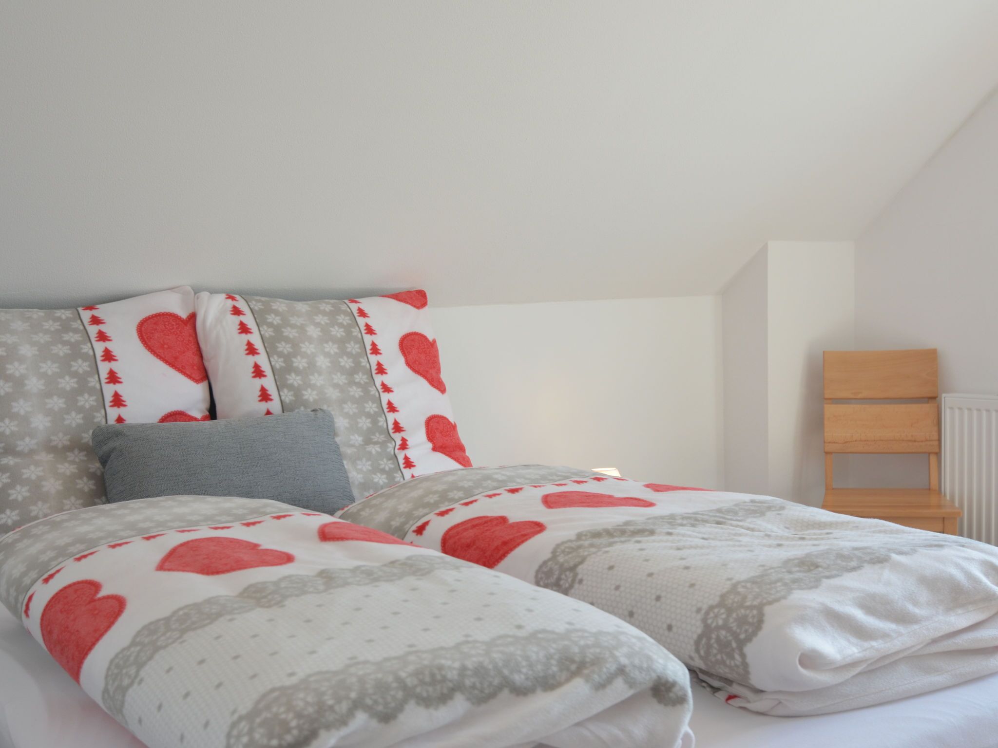 3 Schlafzimmer, individuell eingerichtet, Bettwäsche