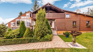 Exterior - Beautiful Detached Holiday Home With Sauna Adjacent to the Rennsteig in Thuringia (Grossbreitenbach)