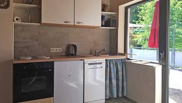 Apartemen | Dapur pribadi | Kursi makan untuk bayi