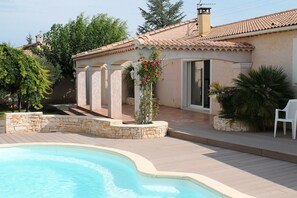 Pool - Villa in Languedoc With Pool Near Historic Cities (Rousson)