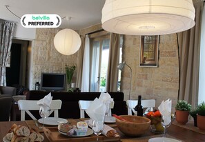 Villa | Living room - Villa in Languedoc With Pool Near Historic Cities (Rousson)