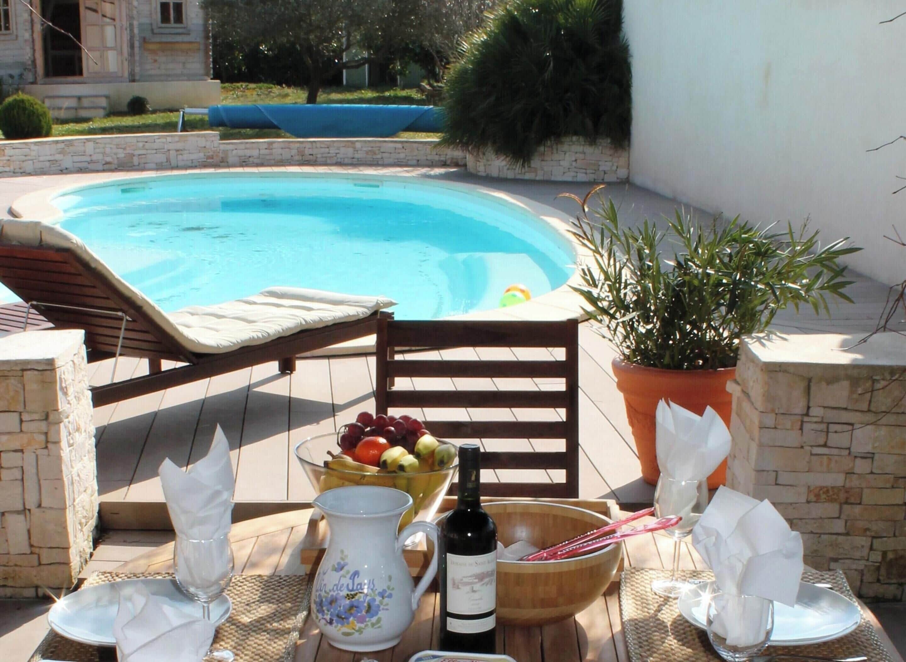 Villa | Alberca | Alberca techada y alberca al aire libre