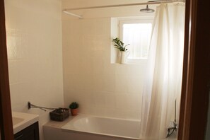 Villa | Badezimmer | Dusche