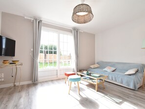 Cottage | Living room - Cottage in Cosqueville Near Normandy Coast (Vicq-sur-Mer)