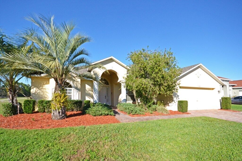 Dolcetto Den - 4 bedroom pool home with hot tub and games room