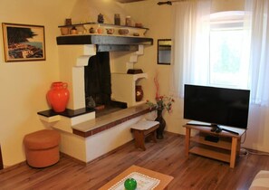 Télévision, cheminée