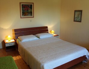 2 chambres, fer et planche Ă repasser, Wi-Fi, draps fournis