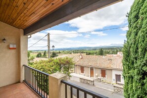 Villa | Balcony - Villa in Beaufort With Pool & Views (Beaufort)