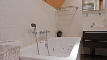 Rumah | Kamar mandi | Bathtub