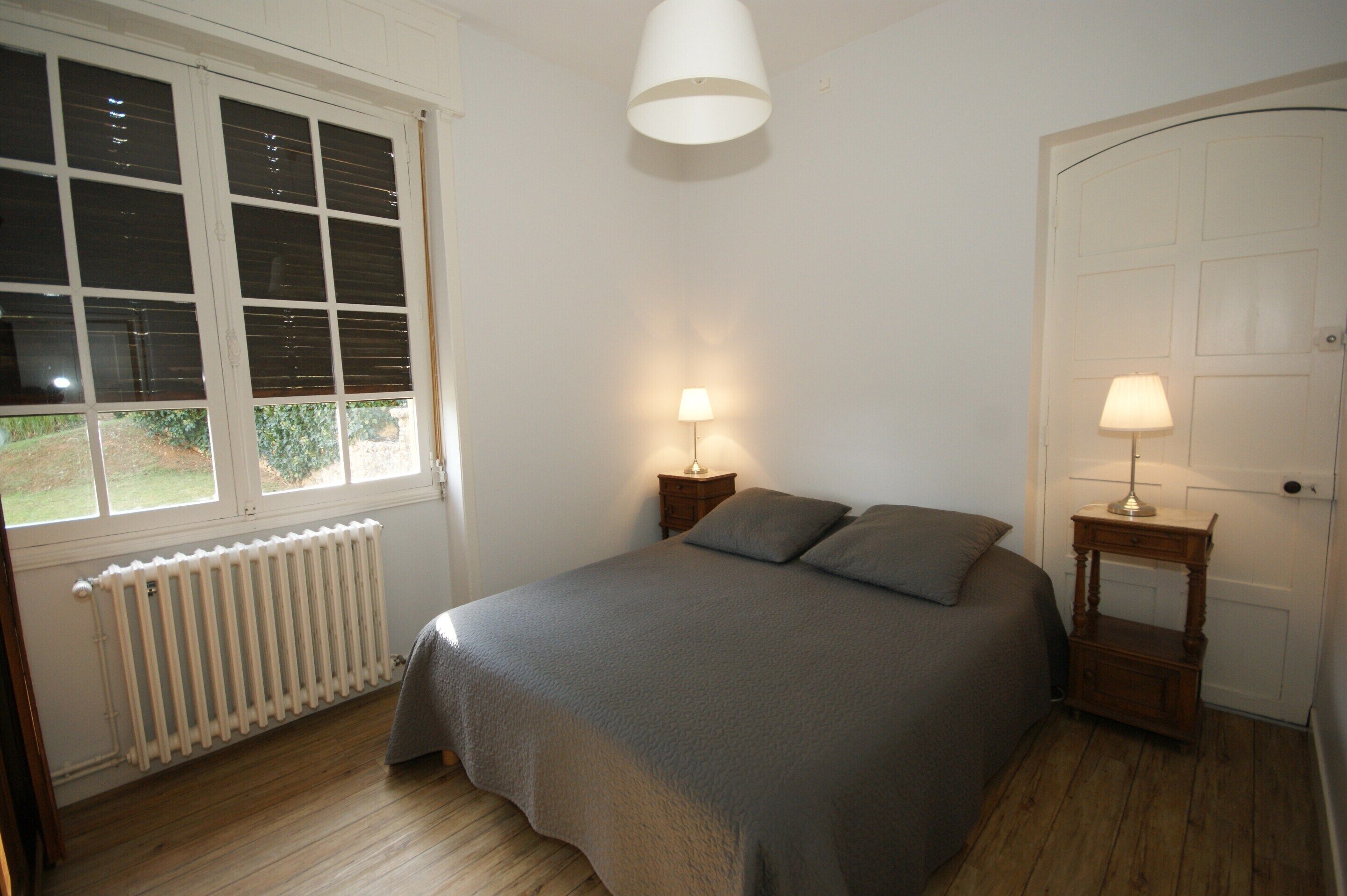 House | 5 bedrooms, individually furnished