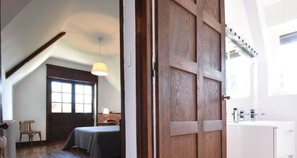 Elegant Mansion Stay in Belves