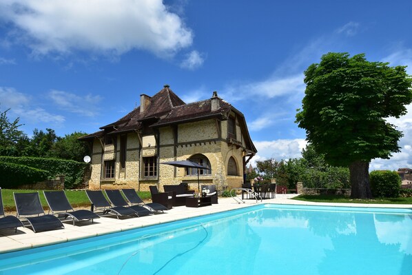 House | Pool - Elegant Mansion Stay in Belves (Pays-de-Belves)