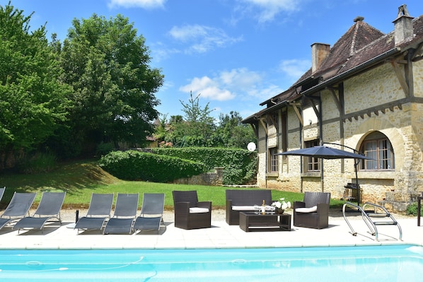 House | Pool | Indoor pool, outdoor pool - Elegant Mansion Stay in Belves (Pays-de-Belves)