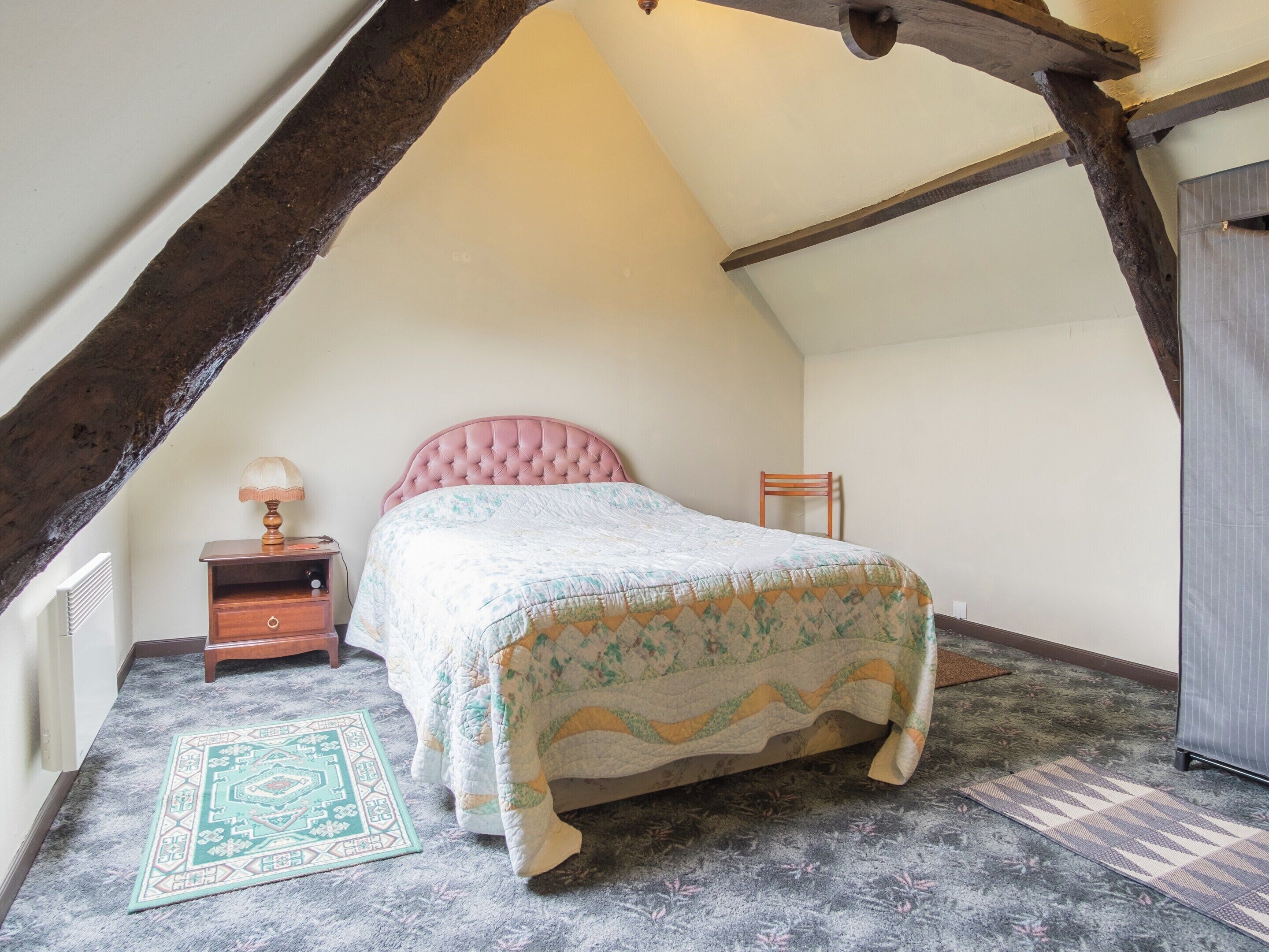 4 bedrooms, individually furnished, bed sheets