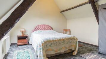4 bedrooms, individually furnished, bed sheets