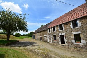Exterior - Normandy Countryside Stay (Gavray-sur-Sienne)
