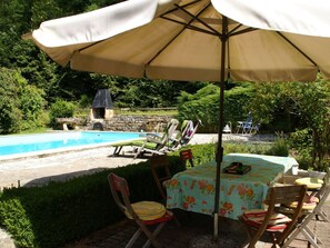 Balcony - Quaint Holiday Home With Private Pool in Burgundy France (Preporche)