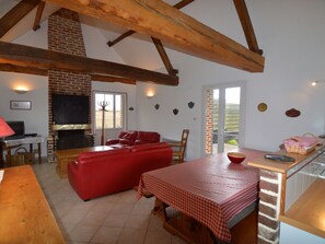 Fireplace, DVD player - Lovely Holiday Home in Mouriez With Jacuzzi (Mouriez)