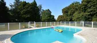 House in Burgundy With Private Pool