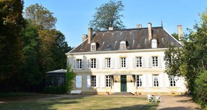 House in Burgundy With Private Pool