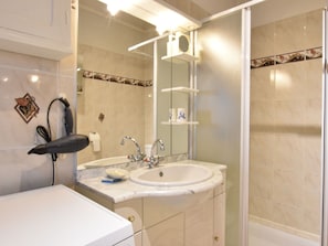 Bathroom - Wonderful Appartment in Munster, Alsace, Near Wine Routes and Christmas Markets (Munster)