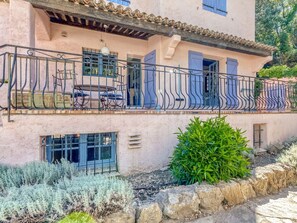 Exterior - Villa With Guest Accommodation and Heated Pool in Sainte Maxime (Sainte-Maxime)