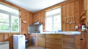 Private kitchen - Holiday Home in Luzy With Fenced Garden (Cuzy)