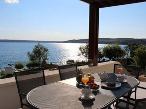 Villa | Balcony