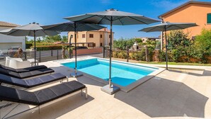 Pool - Wonderful Villa in Labinci - Kastelir With Swimming Pool (Kastelir-Labinci)