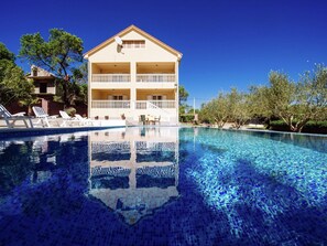 Pool - Spacious Holiday Home With Private Pool (Polaca)