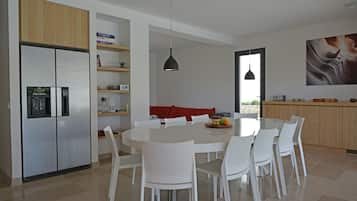 Vila | Tempat makan