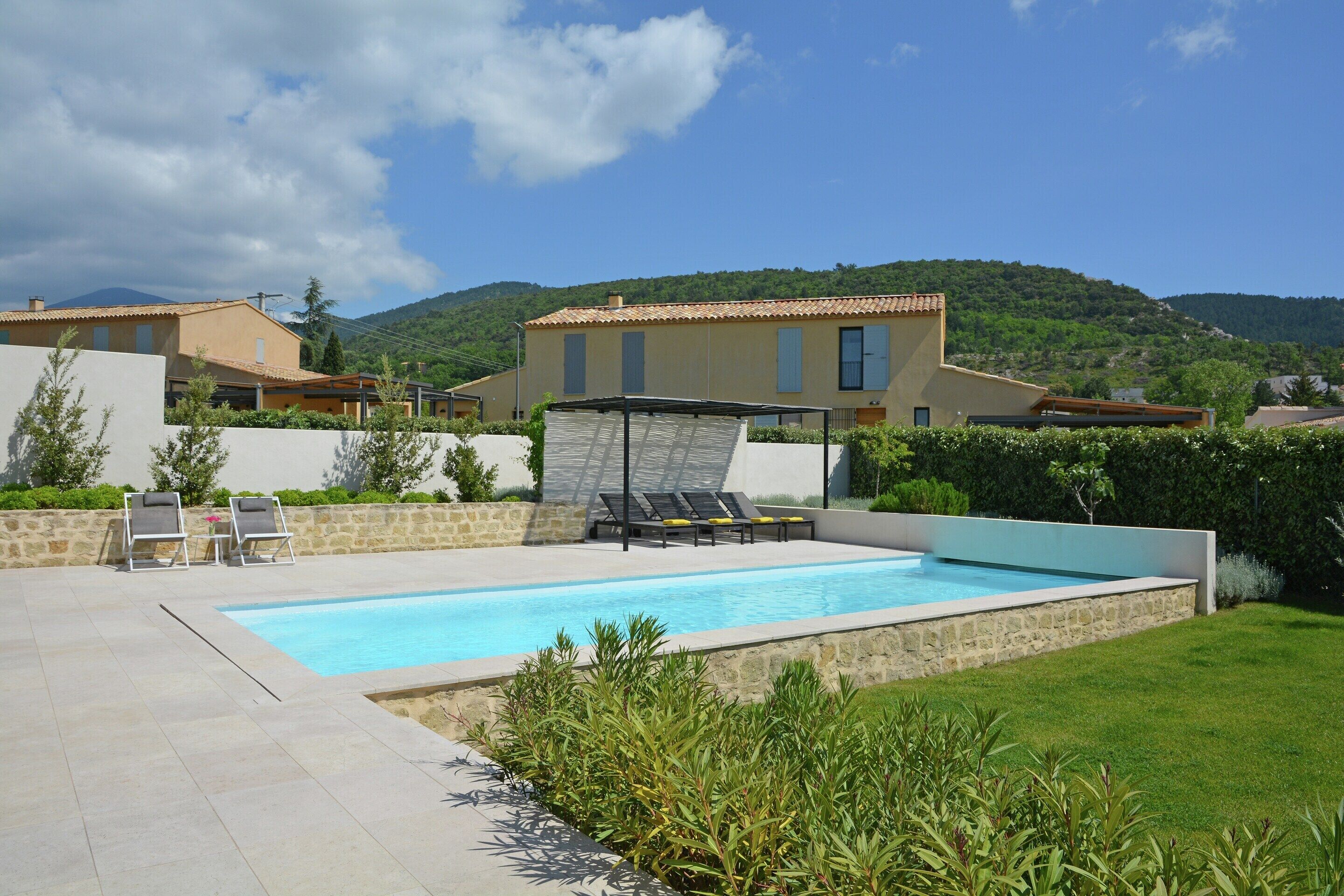 Villa | Garden