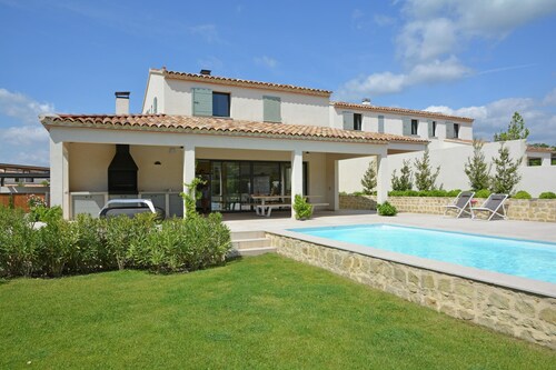 Villa in Malaucene Near Mont Ventoux