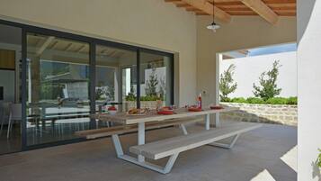 Villa | Balcony