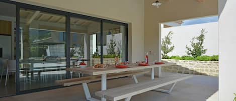 Villa | Balcony