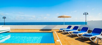 Spacious and comfortable home by the sea in Arrieta