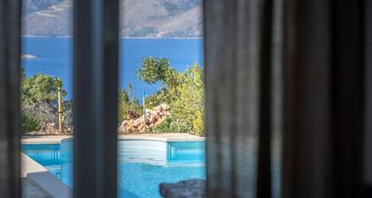 Beautiful 3-bedroom villa Susanna with private pool and sea view