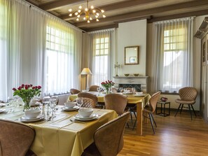 House | Dining