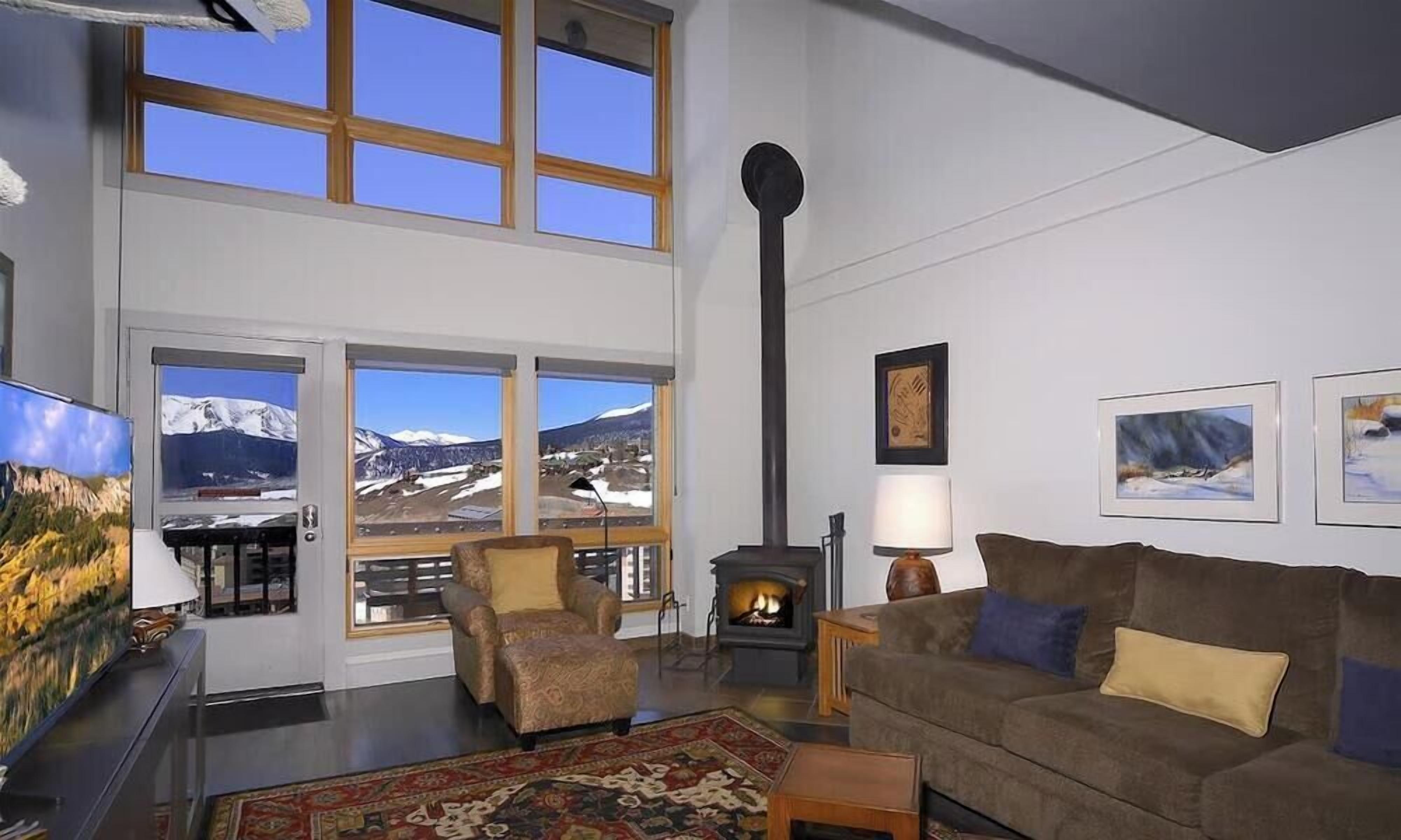 TV, fireplace, offices