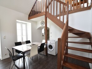 Dining - Beautiful Gite With Garden at 700 Metres From the Beach, 10 Minutes From Bayeux (Commes)